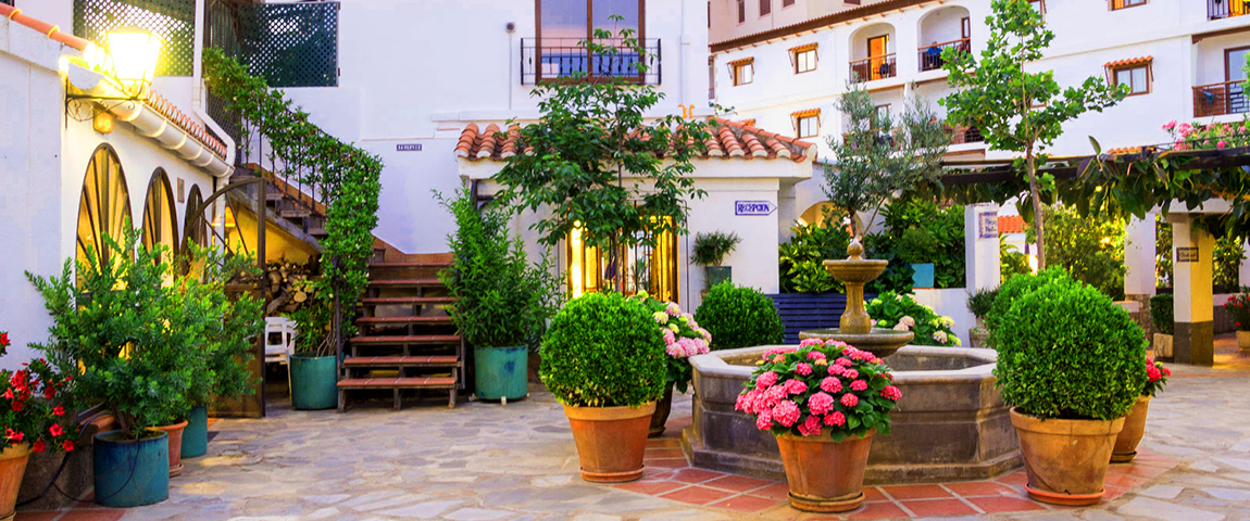 Alcadema hotel entrace
